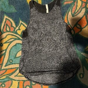 EUC Lululemon top. Size 6